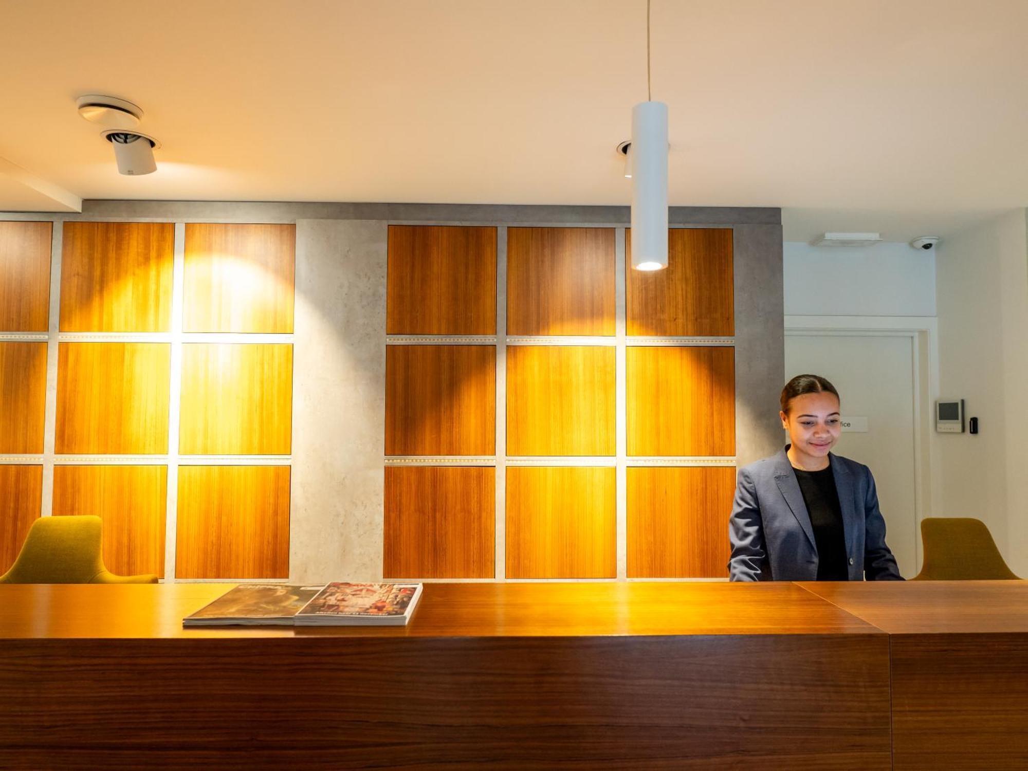 Tower Hotel Алст Екстериор снимка