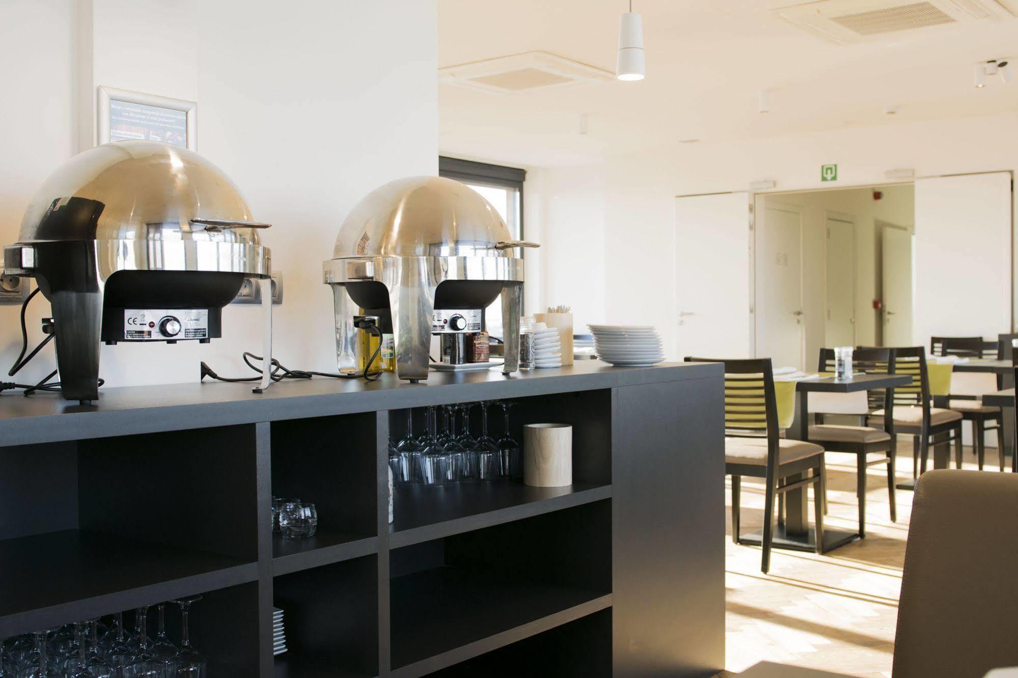 Tower Hotel Алст Екстериор снимка