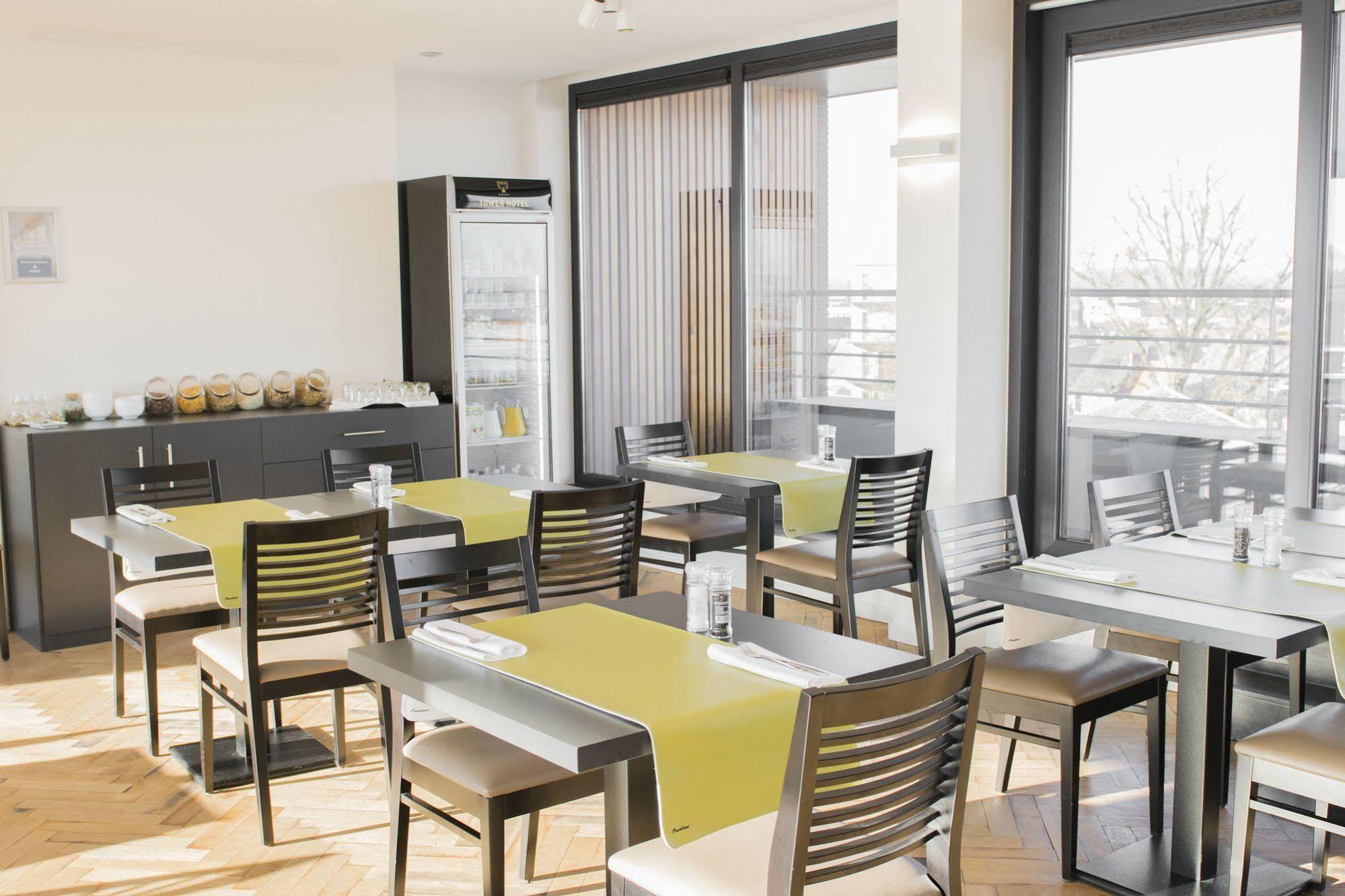 Tower Hotel Алст Екстериор снимка