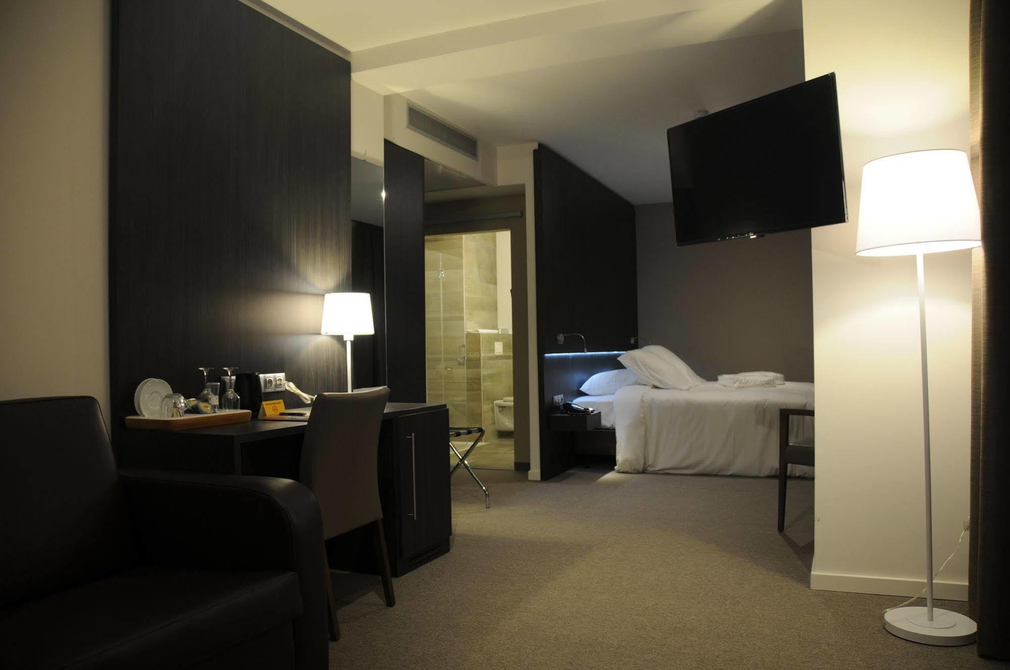 Tower Hotel Алст Екстериор снимка